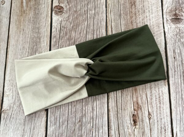 Khaki + beež peapael