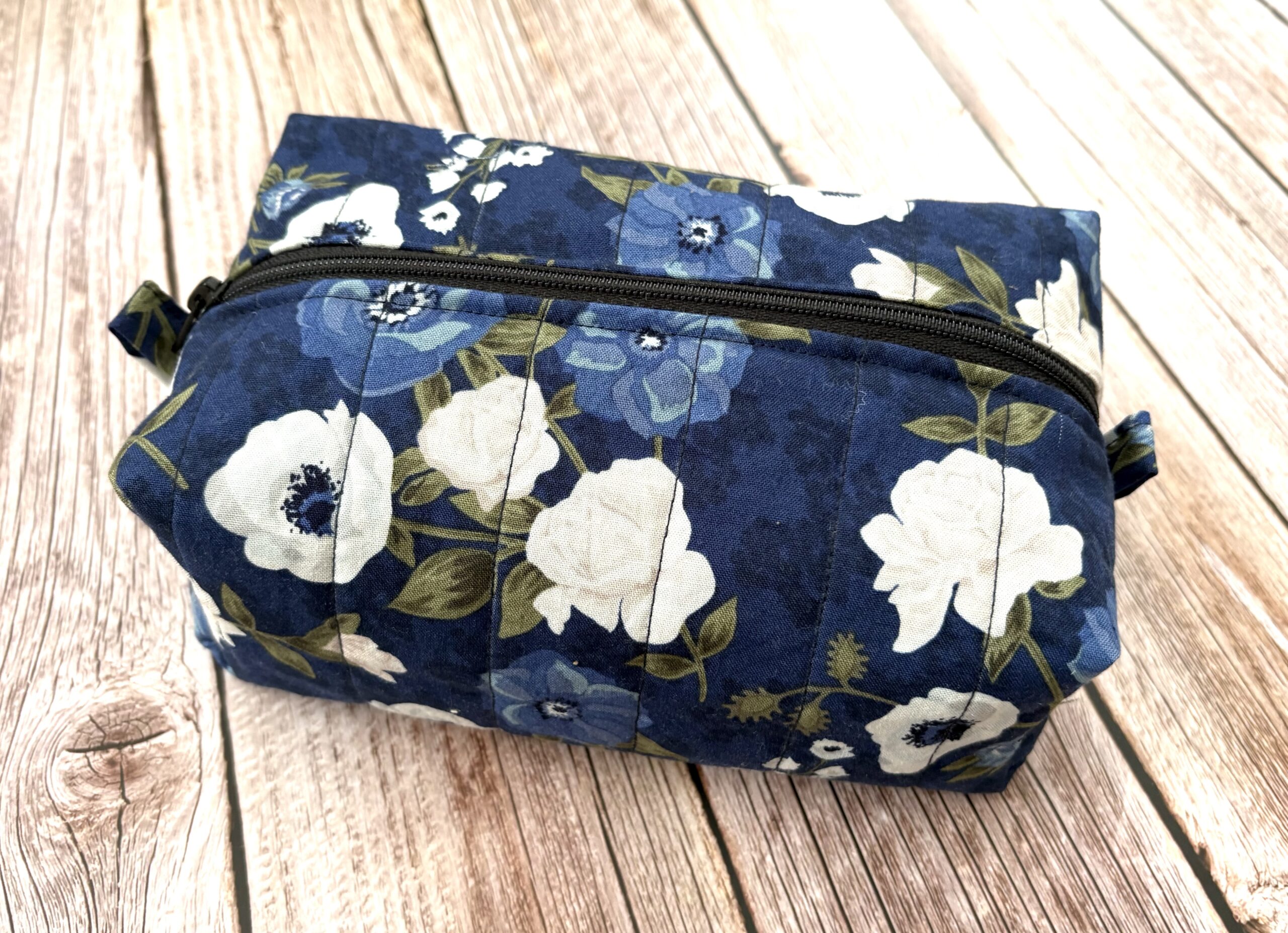 Sinine lilleline kosmeetikakott